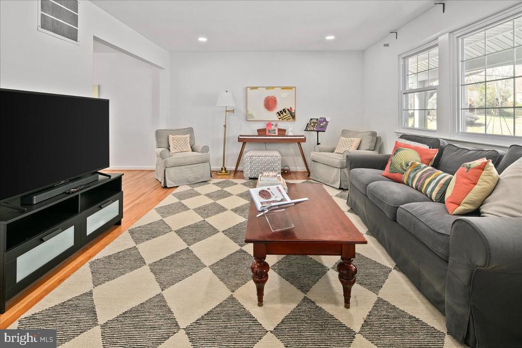 3123 LITTLE CREEK LANE
