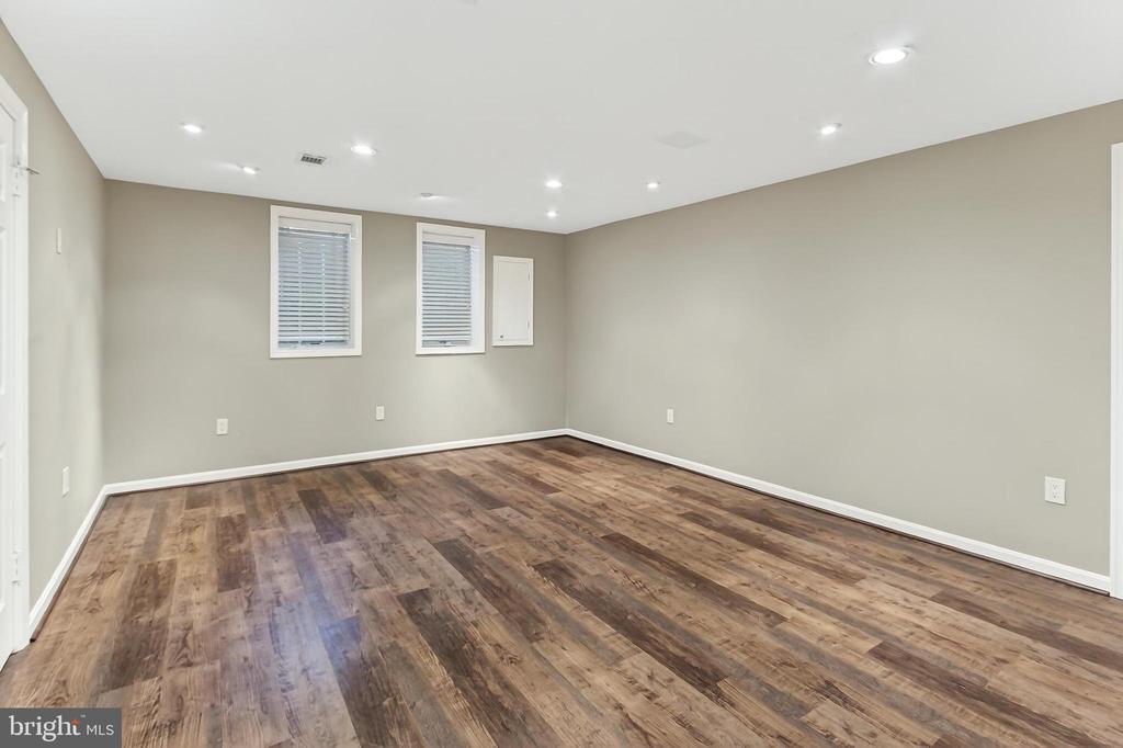 6247 GENTLE LANE