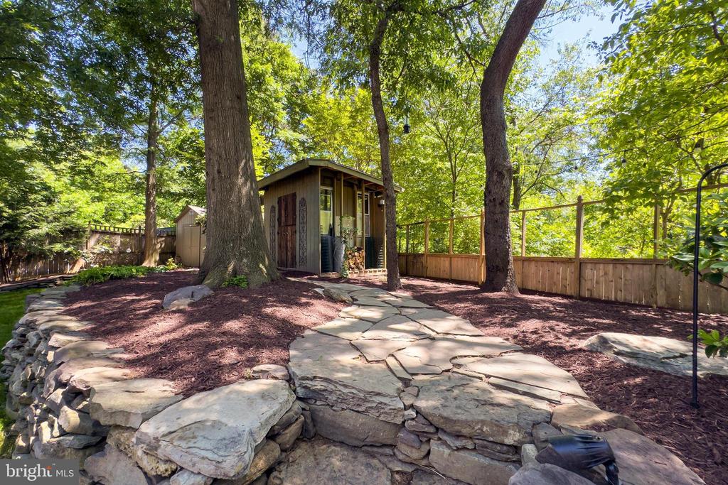 6247 GENTLE LANE