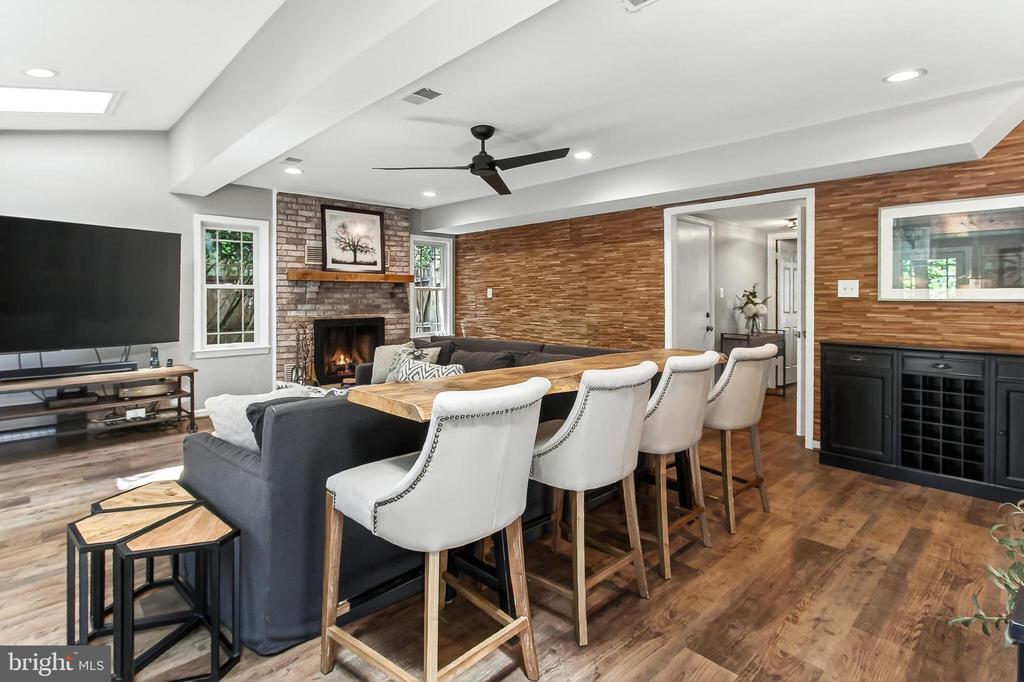 6247 GENTLE LANE
