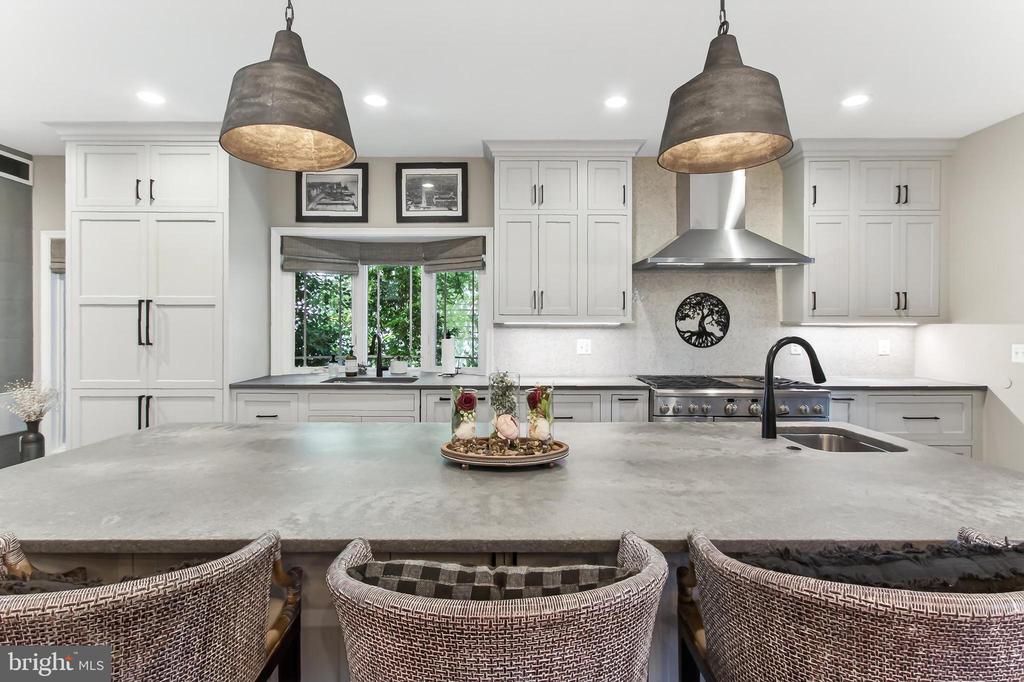 6247 GENTLE LANE