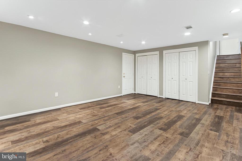 6247 GENTLE LANE