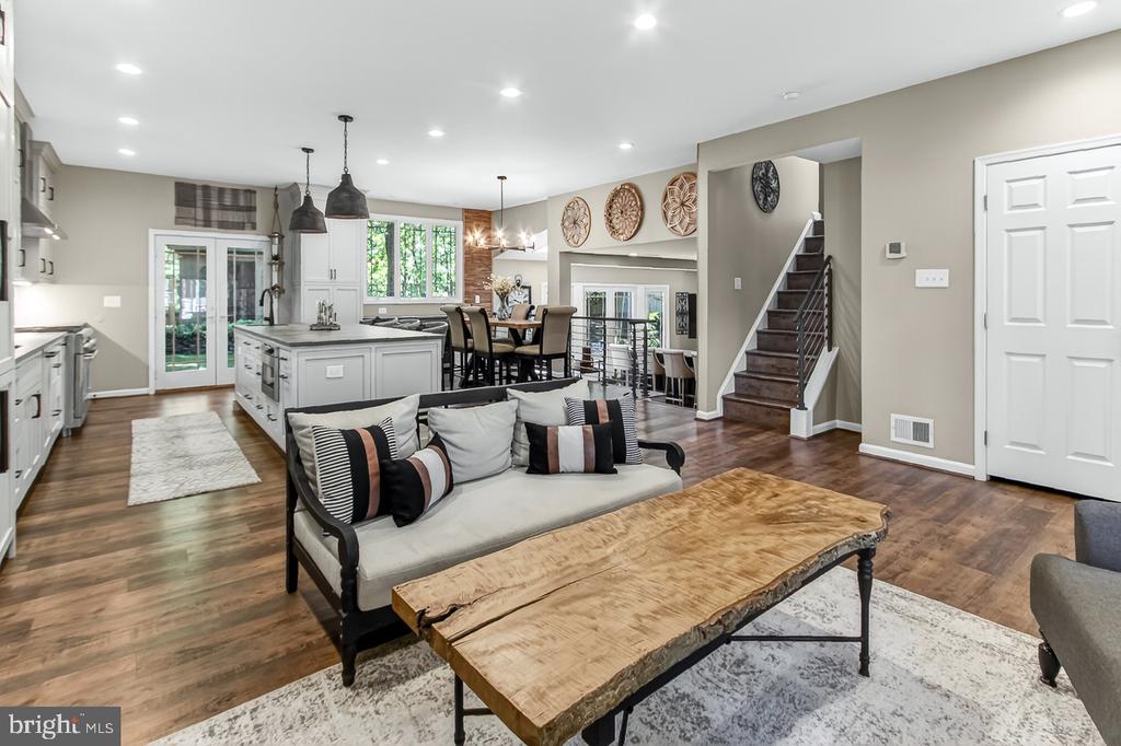 6247 GENTLE LANE