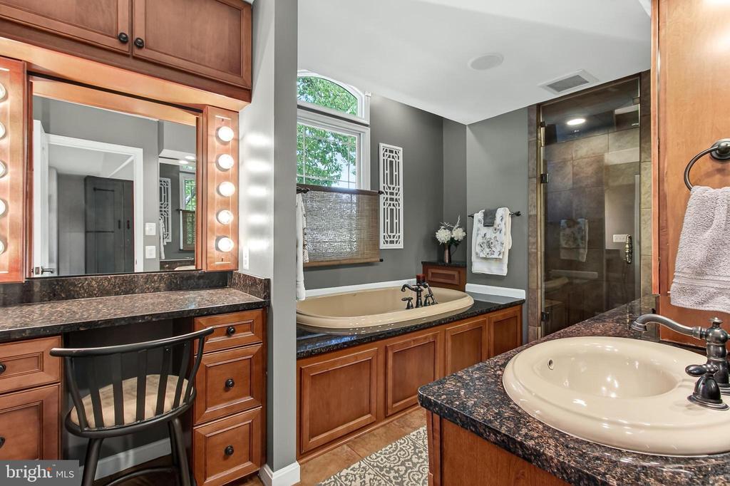 6247 GENTLE LANE