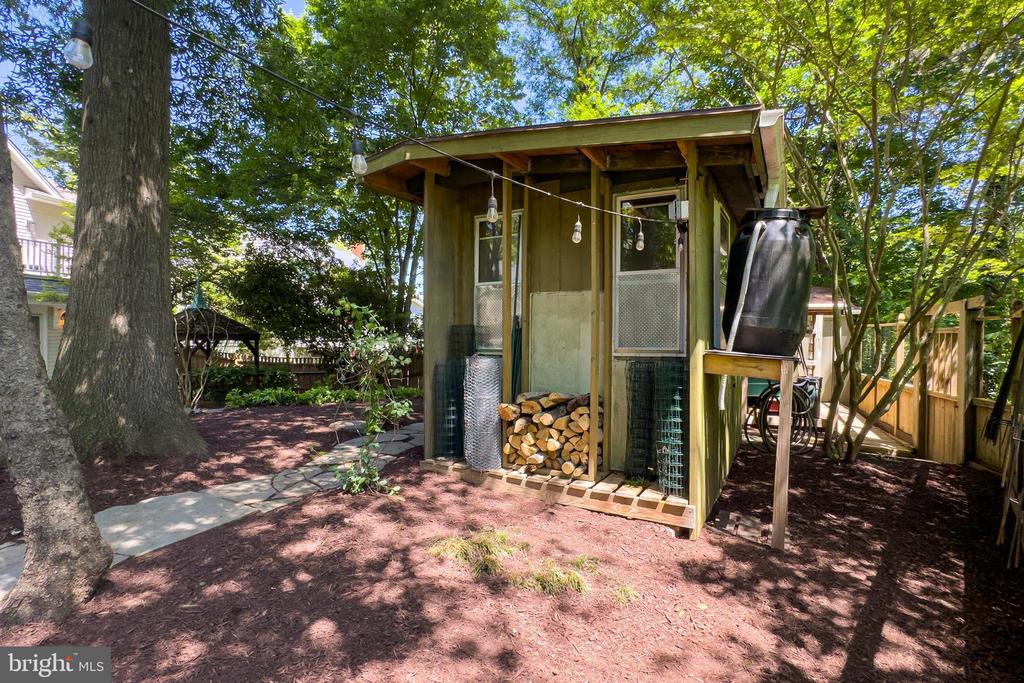 6247 GENTLE LANE