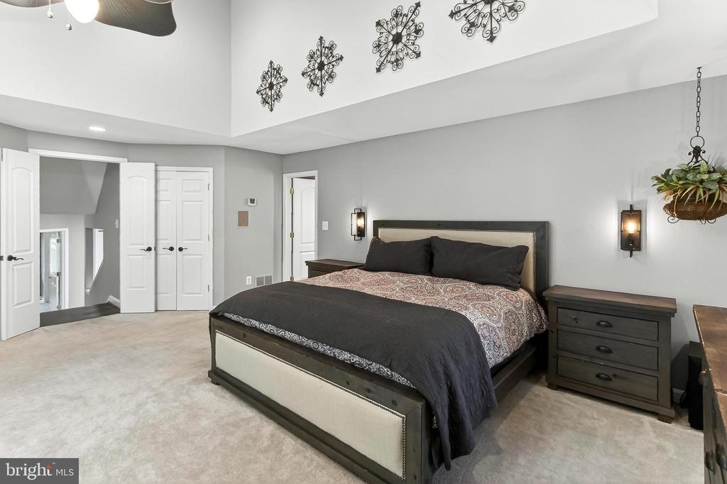 6247 GENTLE LANE