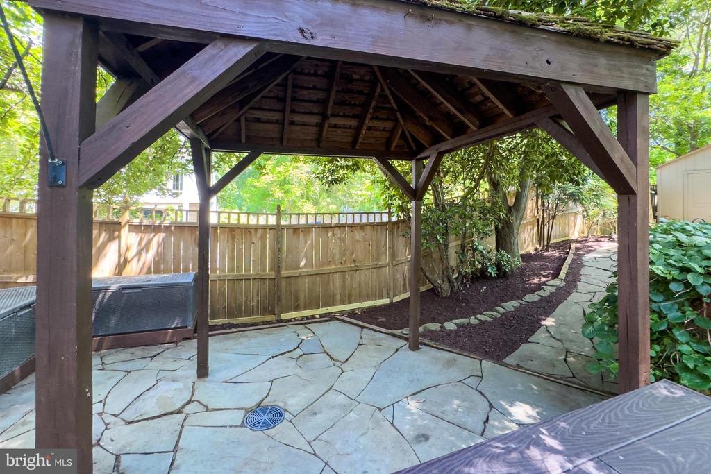 6247 GENTLE LANE