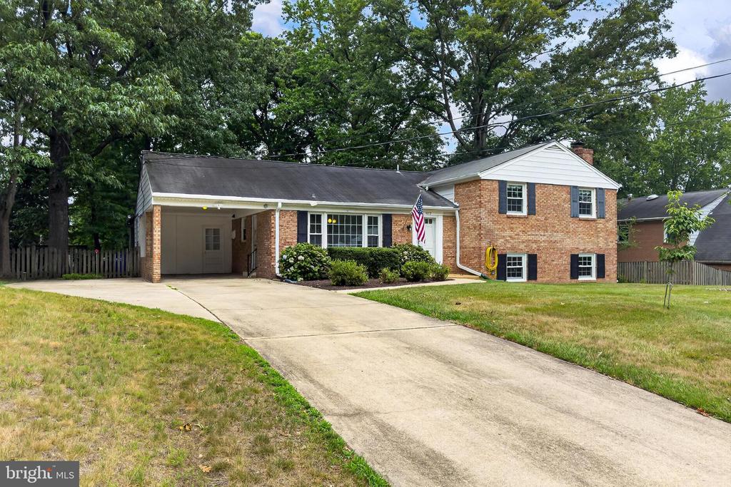 4019 ROBERTSON BOULEVARD