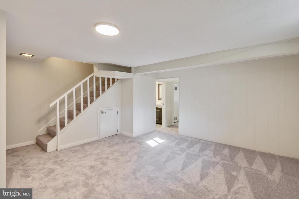 2324 RIVERVIEW TERRACE