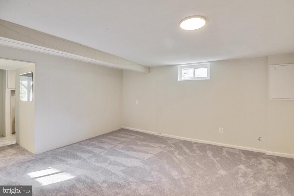2324 RIVERVIEW TERRACE