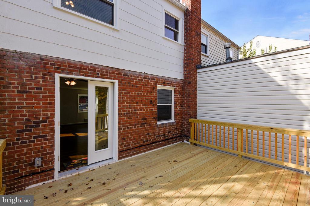 2324 RIVERVIEW TERRACE