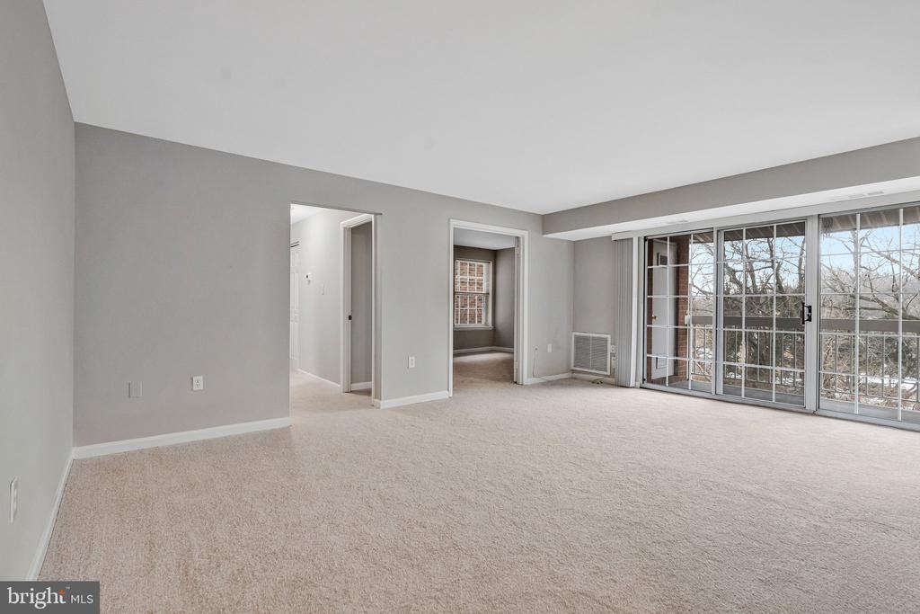 1916 WILSON LANE 202