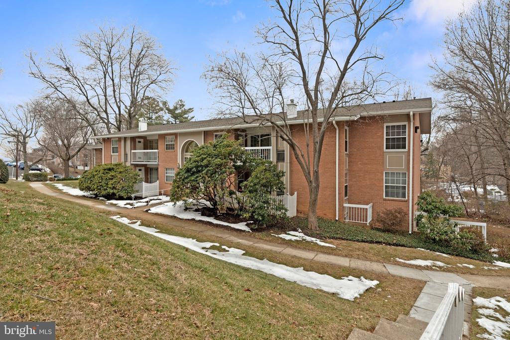 1916 WILSON LANE 202