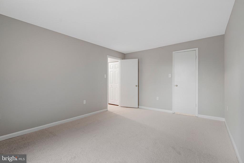 1916 WILSON LANE 202