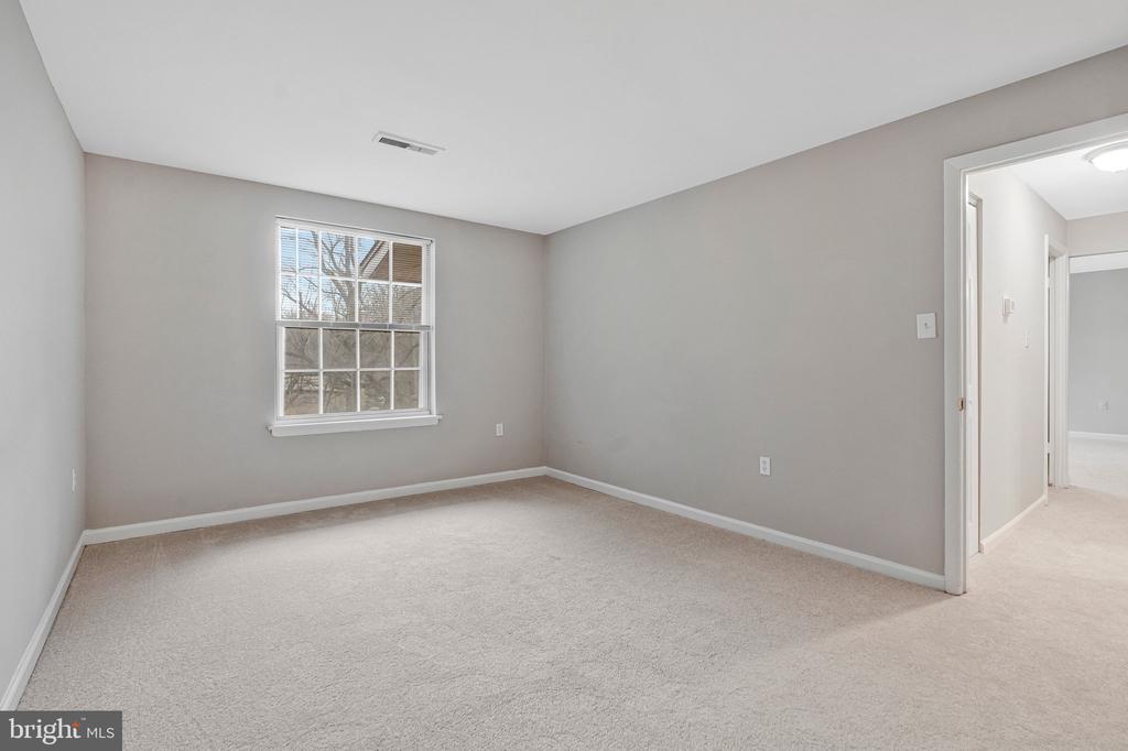 1916 WILSON LANE 202