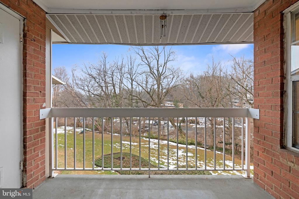1916 WILSON LANE 202