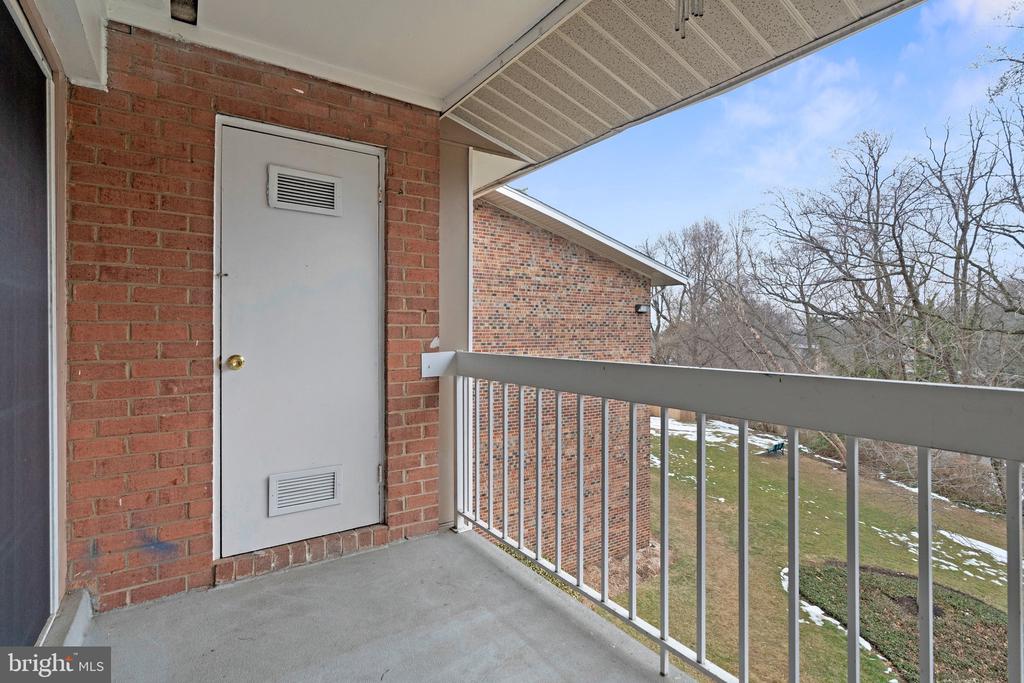 1916 WILSON LANE 202