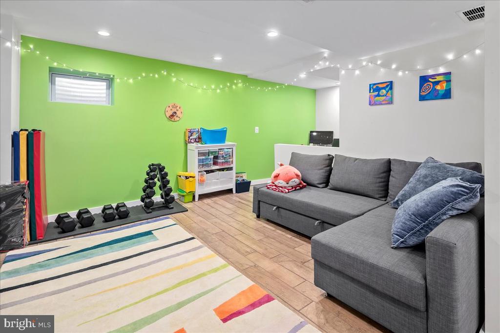 3104 LITTLE CREEK LANE