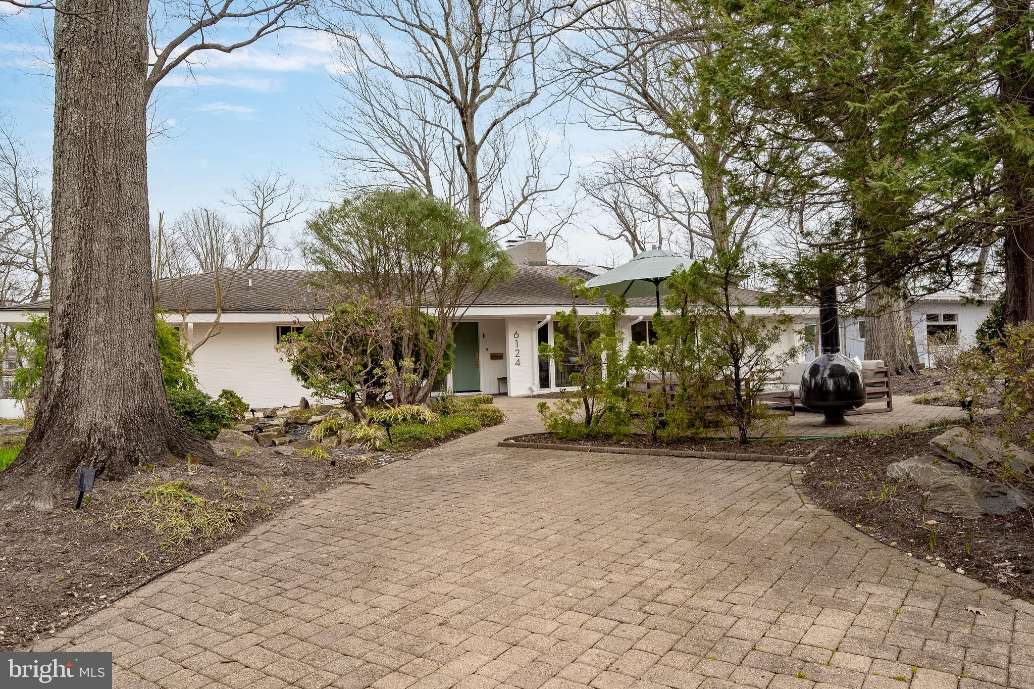 6124 BEACHWAY DRIVE