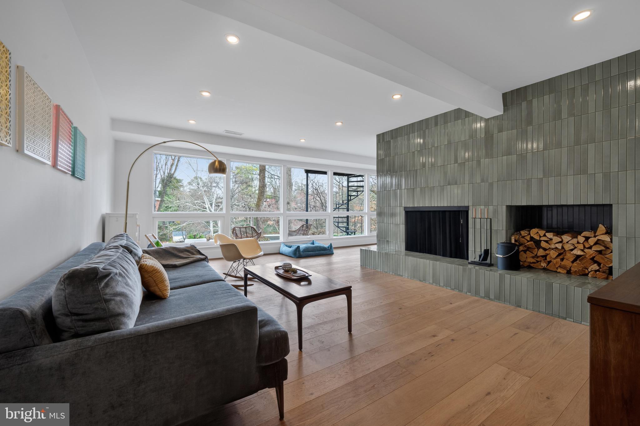 6124 BEACHWAY DRIVE