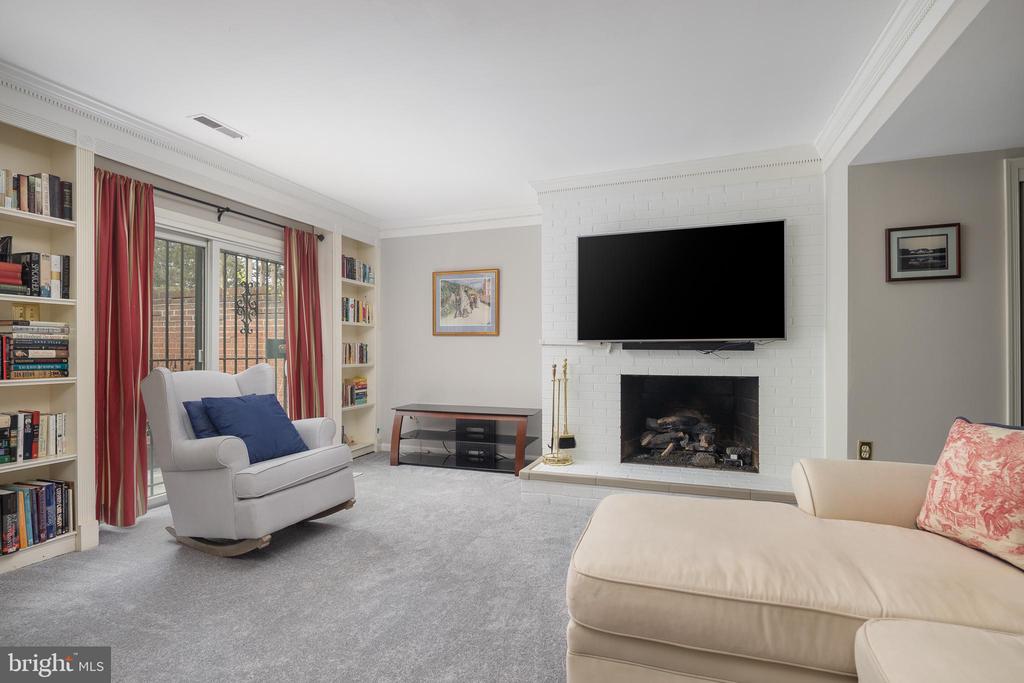 6311 GOLF COURSE SQUARE