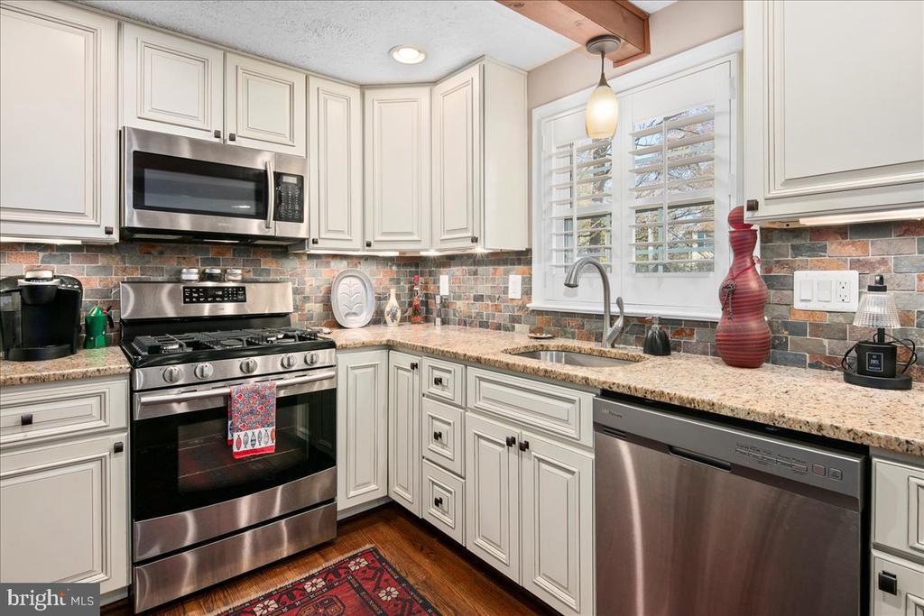 4202 PICKERING PLACE