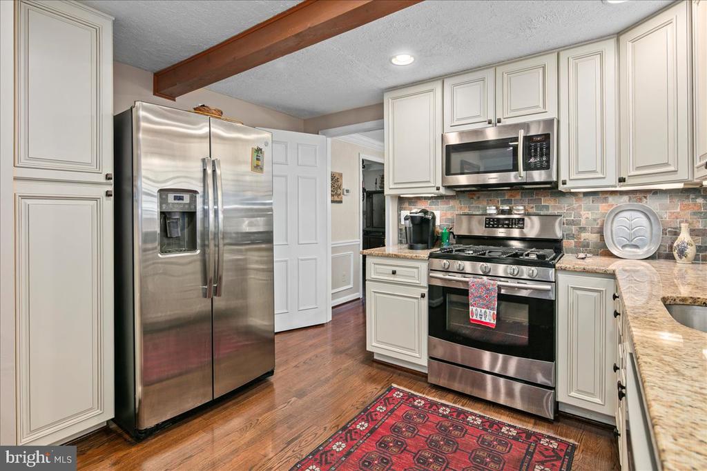 4202 PICKERING PLACE