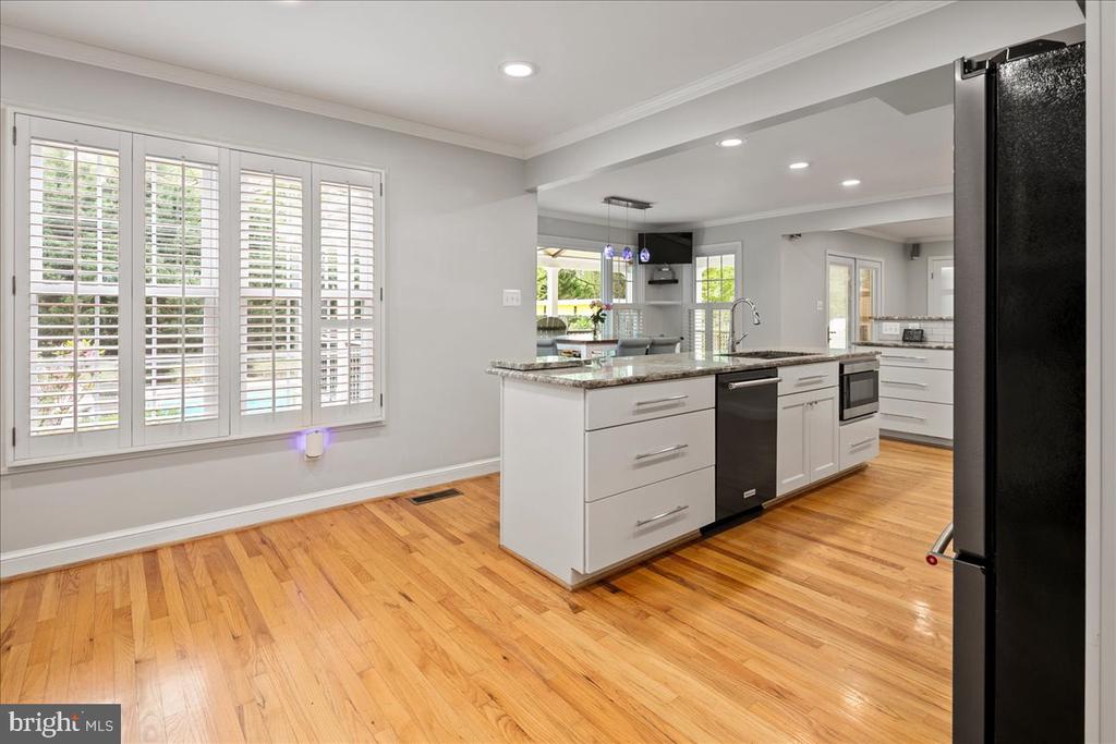 9426 MOUNT VERNON CIRCLE