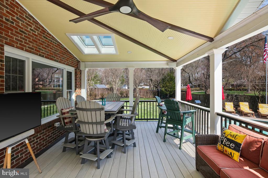 9426 MOUNT VERNON CIRCLE