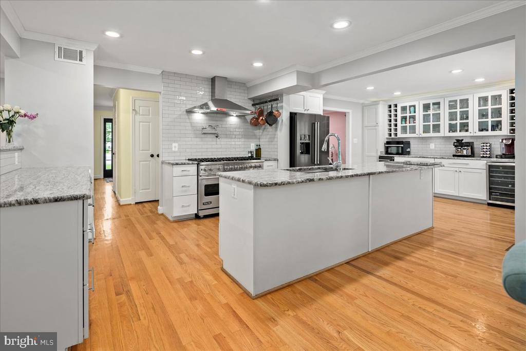 9426 MOUNT VERNON CIRCLE