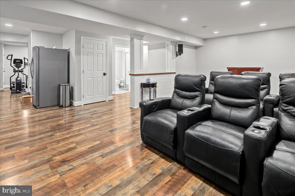 9426 MOUNT VERNON CIRCLE