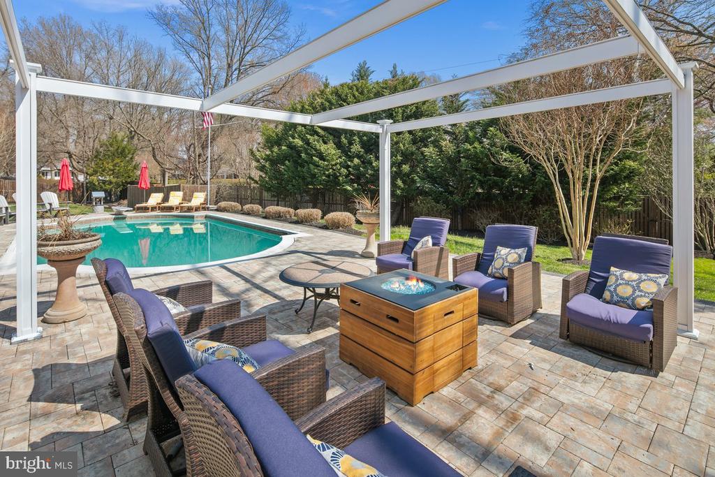 9426 MOUNT VERNON CIRCLE