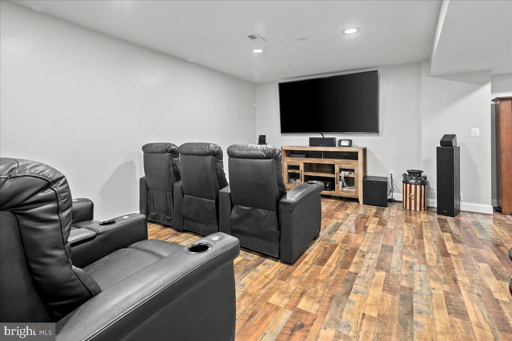 9426 MOUNT VERNON CIRCLE