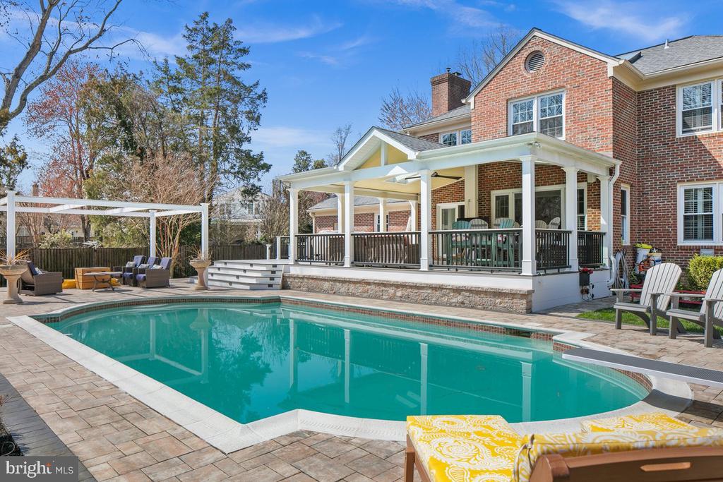 9426 MOUNT VERNON CIRCLE