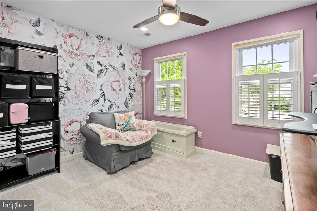 9426 MOUNT VERNON CIRCLE