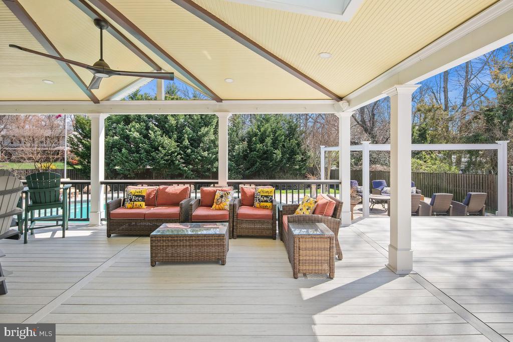 9426 MOUNT VERNON CIRCLE