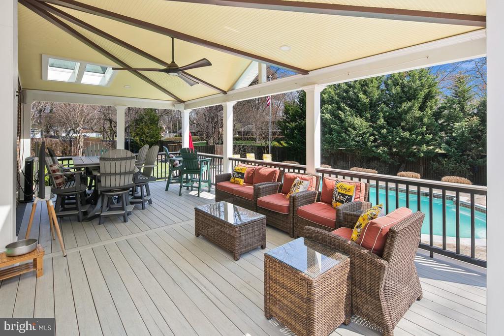 9426 MOUNT VERNON CIRCLE