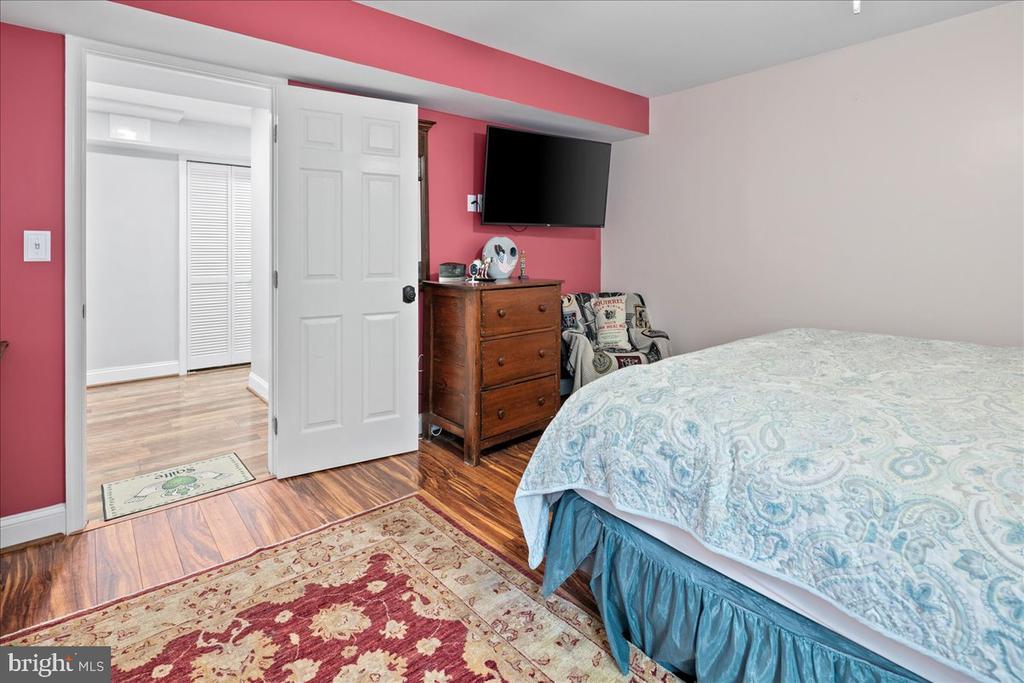 9426 MOUNT VERNON CIRCLE