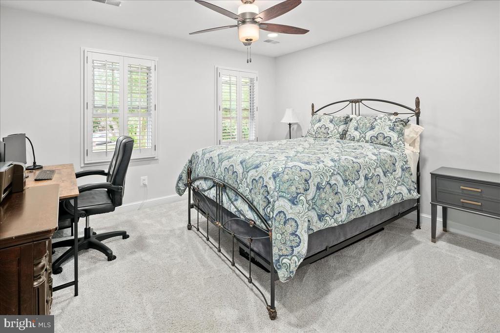 9426 MOUNT VERNON CIRCLE