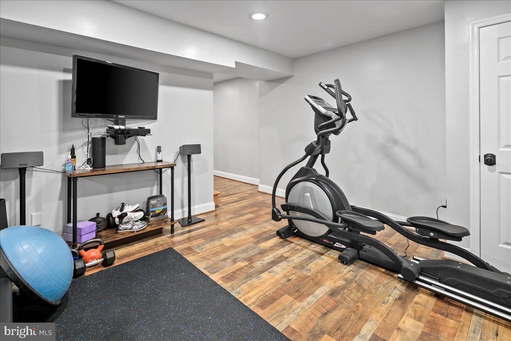9426 MOUNT VERNON CIRCLE