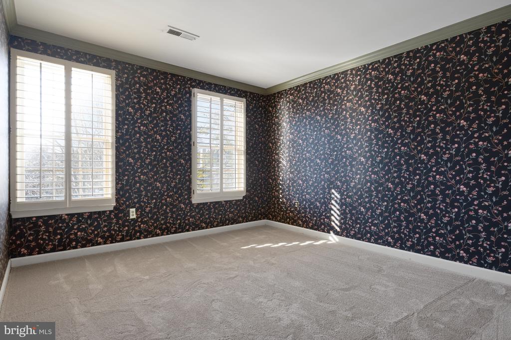 8815 SURREY COURT