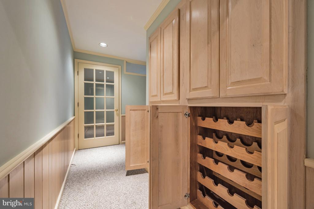 8815 SURREY COURT