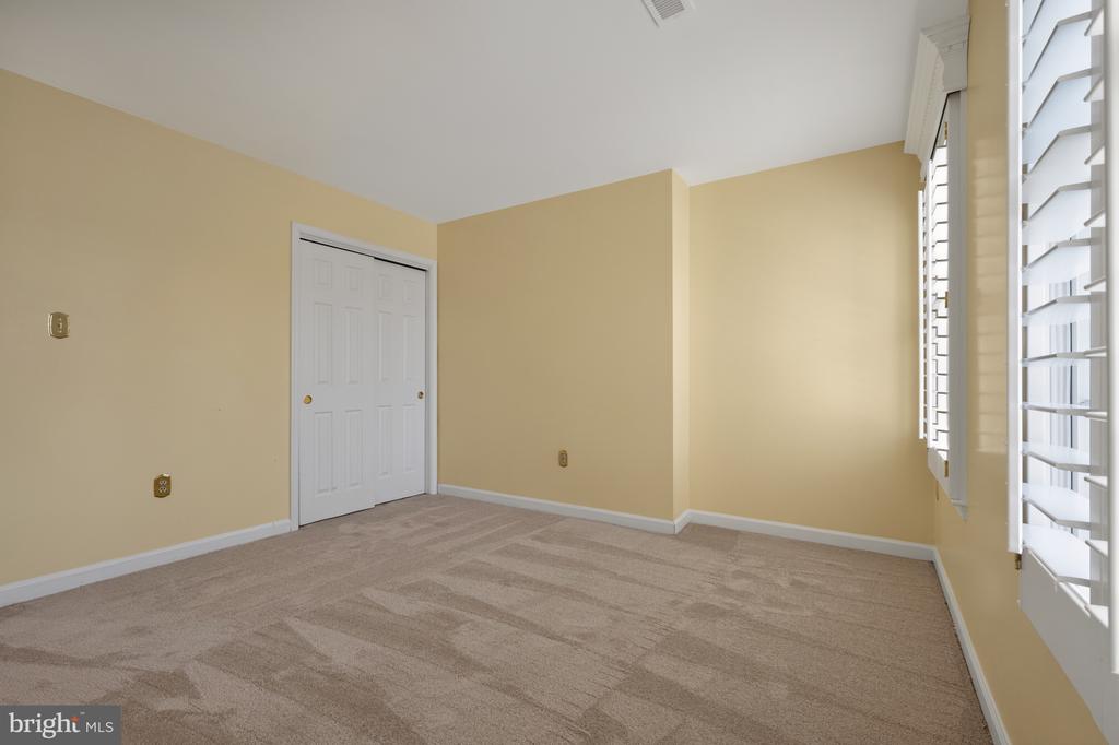 8815 SURREY COURT
