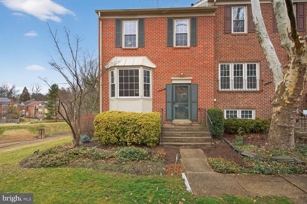 4830 TREASURE COURT
