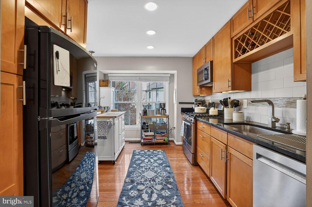 4830 TREASURE COURT