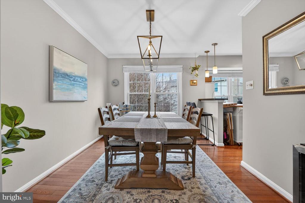 4830 TREASURE COURT