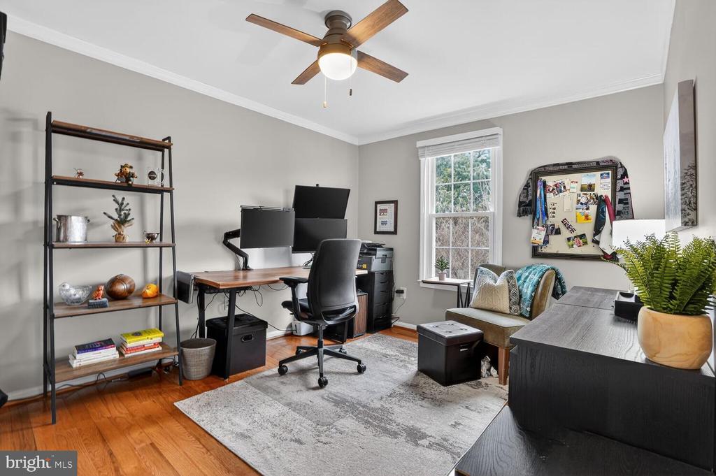 4830 TREASURE COURT