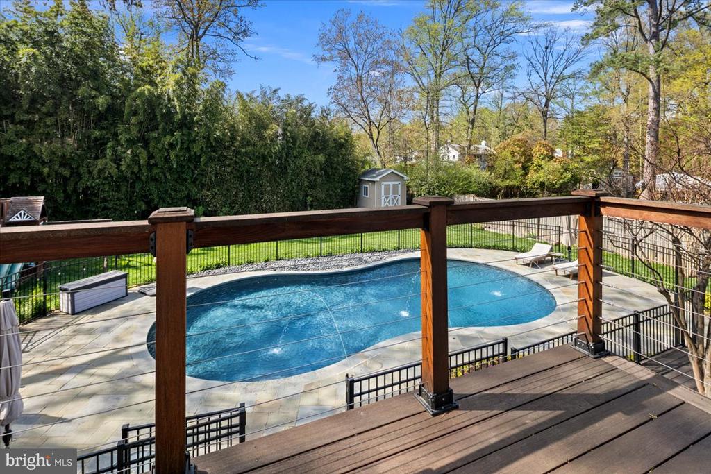 9410 FERRY LANDING COURT