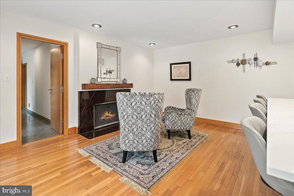 9410 FERRY LANDING COURT