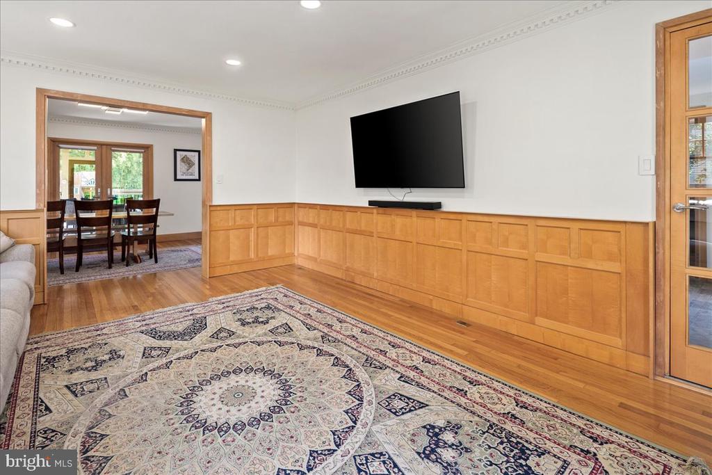9410 FERRY LANDING COURT